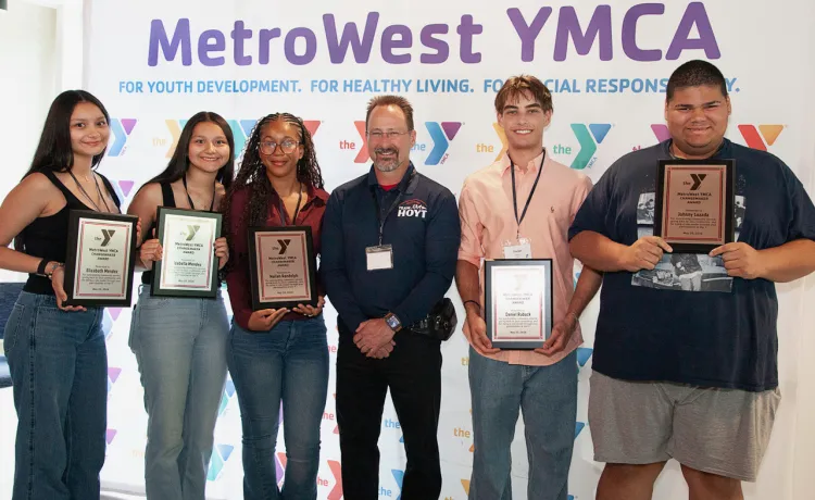 Youth Changemakers pose with Russ Hoyt