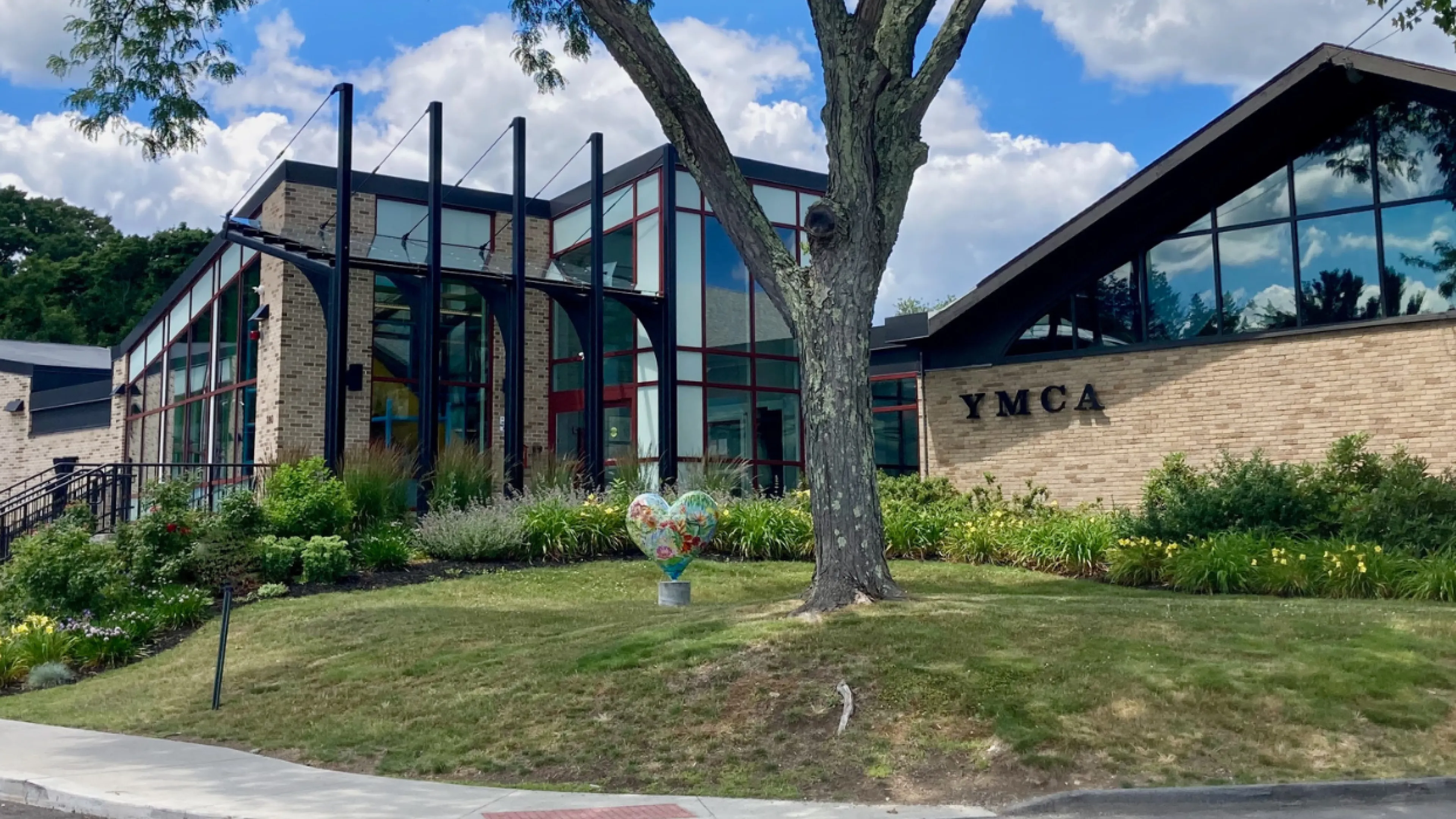 image of the outside of the Framingham Branch